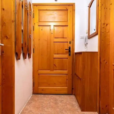 Excellent Center Location 'bear's Den' Appartamento *